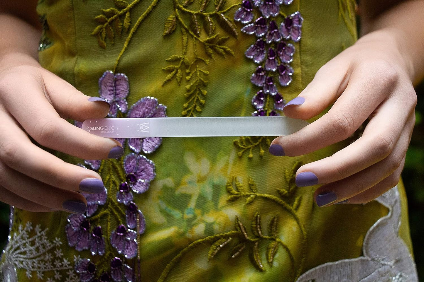 GERMANIKURE 2 Pc Glass Bundle - Crystal Glass Cuticle Stick & I'm Too Pretty to Work Nail File in Suede Sleeves – Handmade in Czech Republic – Pro Manicure Supplies – Cuticle Pusher, Callous Remover